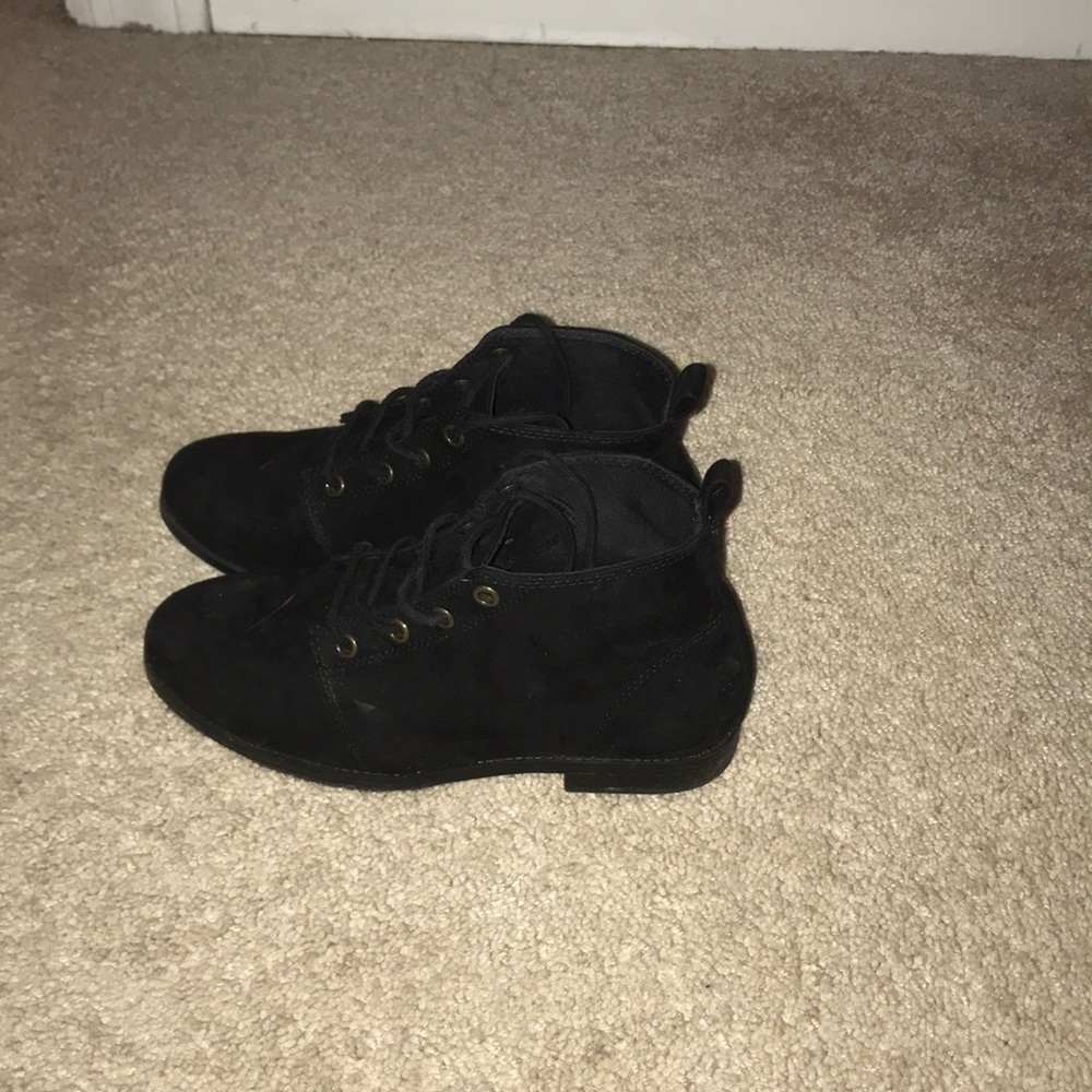 Shoes - Picture 2 of 2